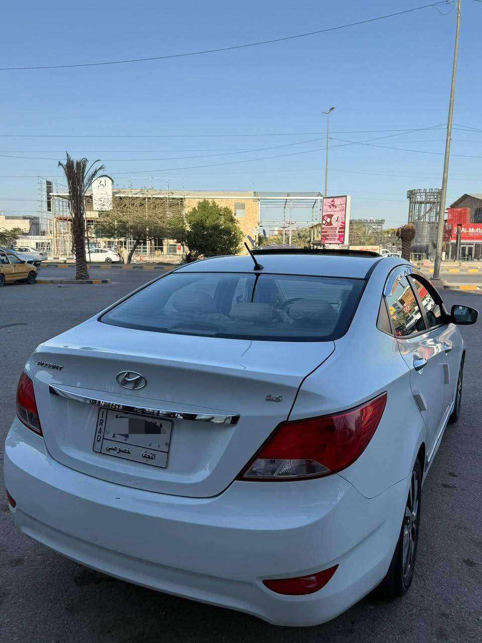 #للبيع اكسنت 2016 رقم نجف بأسمي فول مواصفات
ويل كروم 
فتحة 
تحكم ستيرن
محرك 1600
مكفولة فقط بارد 

***********
