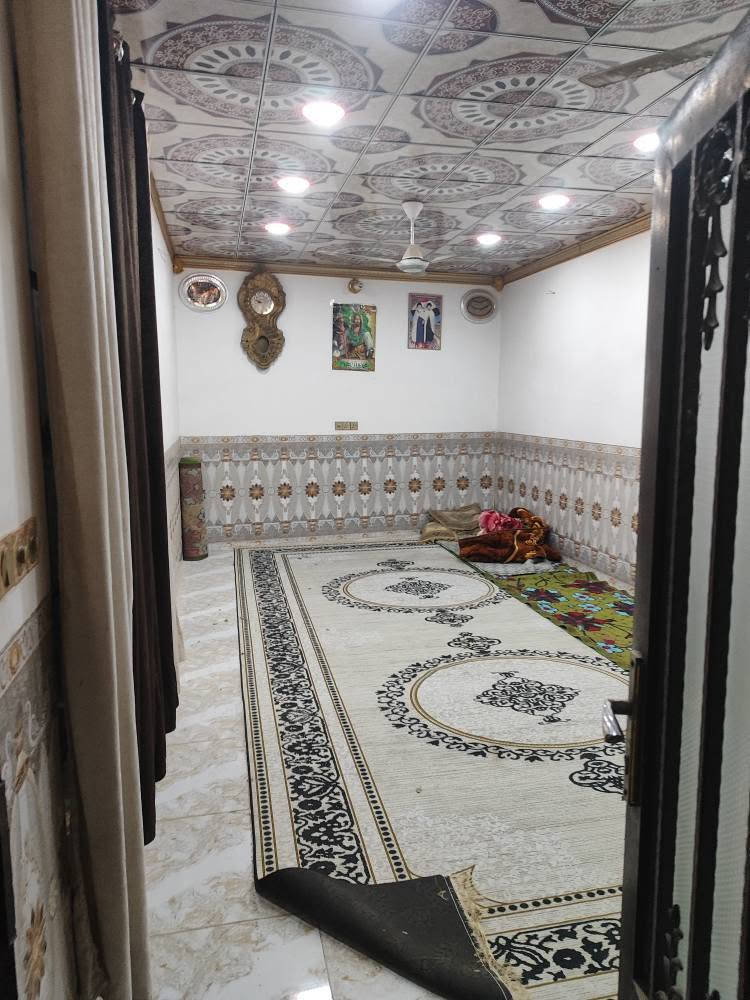 بيت زراعي مشمول بالقرار ا اساس صب سقف صب بناء حجر رباطات ودنك يعني درجه اولى قريب على شارع كوفه معمل ٣٠٠متر كافة الخدمات موجوده شارع ٨متر بيع مستعجل *********** النجف, العراق
