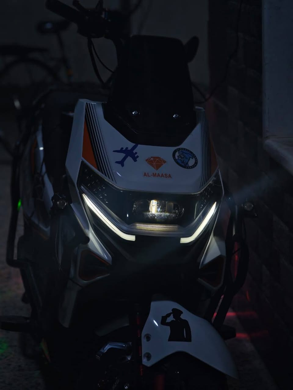 السلام عليكم للبيع فقط دراجه شحن نوع الماسه شبح2026 ست بطاريات دبل دراجه بعدهه جديده مستعمله 15يوم فقط السعر 825 وبيهه مجال للاستفسار علا هاذه الرقم *********** المكان الرمادي شارع اتلاثين
