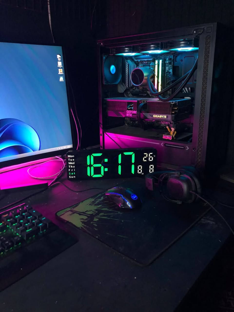 تجميعه فول وشاشه مقوسه 4k
المكان بغداد ***********
R9 5900x 
ram 64 
m.2 512 g4
hdd1t
rtx 4080 super 16 
x570 
360 ml
