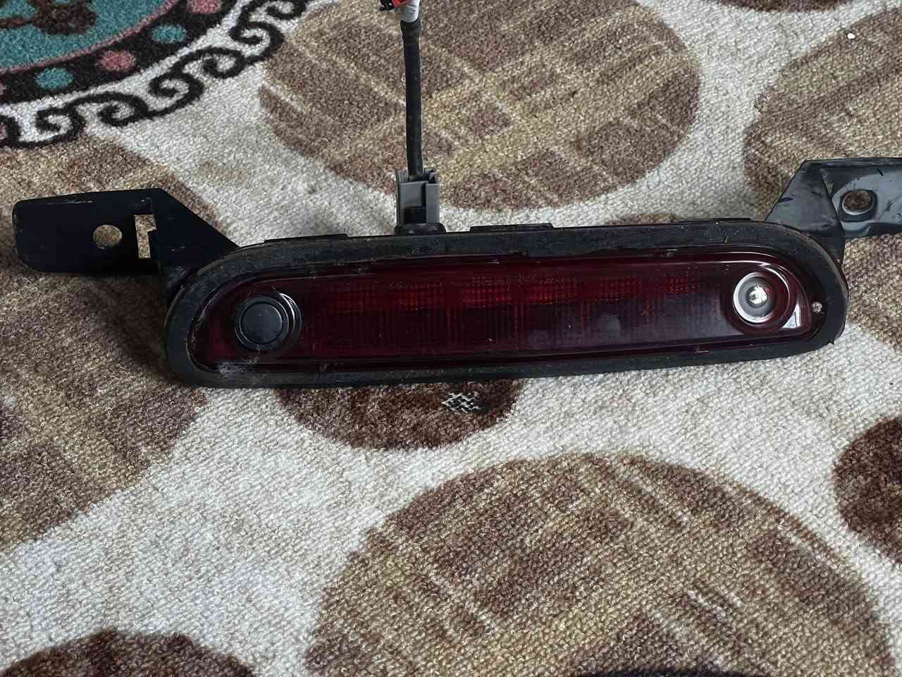 ستوب خلفي وسطي LED +كاميرا +دگمه الصندوق شغال 100% السعر ١٥٠ الف ***********
