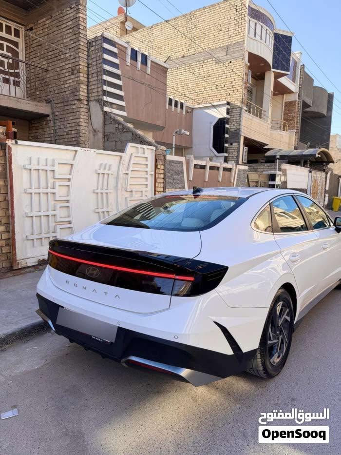 السلام عليكم
سوناتا 24 خليجي للبيع 
رقم بغداد بسمي تحويل مباشر 
ماشيه 113 الف 
سياره كلش جديده مناقصها برغي 
محرك 2500 تنفس طبيعي 
ادامه كامله من كلشي 
مواصفات عاديه 
معروفه محاجه اذكرهن 
مكفوله من صبغ بارد تبديل 
مكاني الرمادي 
رايدها 205 وبيها مجال 
للستفسار اكثر
***********
