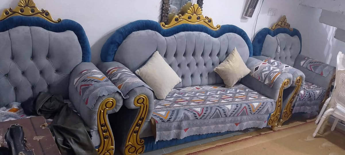 تخم جديد  10مقاعد سويته حطاطه شغل درجه أوله صار شهر من شتغلته  سعره  450 الف       كلفني ٩٠٠ 
*********** تحرير الحولي
