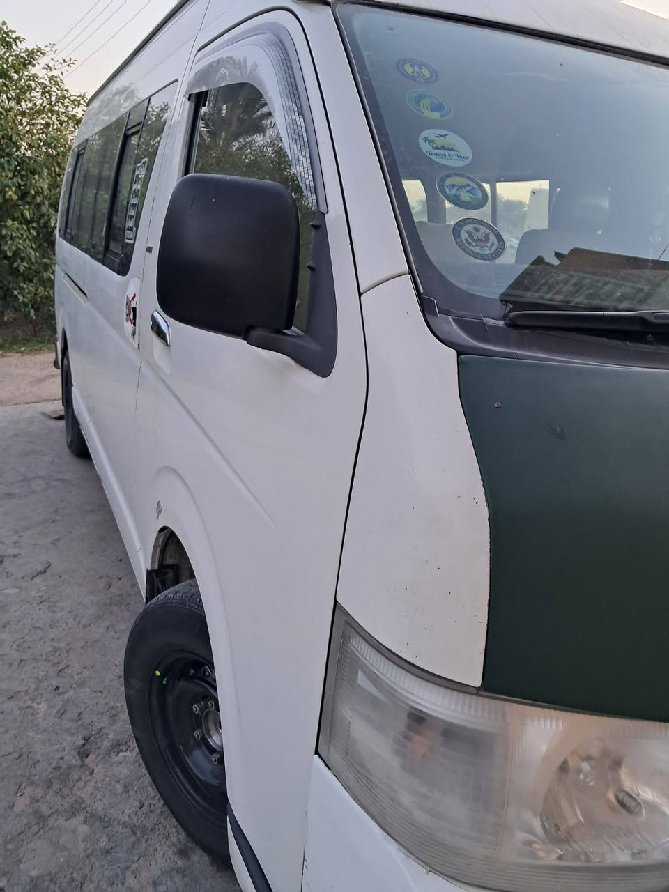 السلام عليكم هايسه ٢٠٠٩ بيهه مكانات كلش قليله صبغ هلال مال باب الصدر و بربع الاخير شبر الباقي كفاله سياره خير من الله رقم بغداد شرط التحويل تخم تاير برجستون دوشمه نضيفه باب كهربائي منضومه غاز السعر(٢١٠) وبيه مجال قليل اي استفسار اتصل ع هاذ الرقم 
***********
