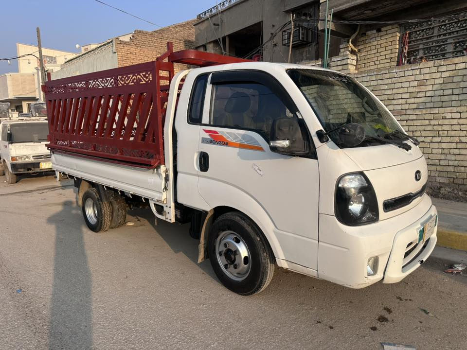 سلام عليكم كيه مسكر 
السياره مكفوله كفاله عامه 
مديل 17 رقم بغداد تحويل ثاني يوم 
مكينه كير اكسن كفاله 
تحويره 14 ستد 27 
مكان بابل سده 
السعر 28 
***********
