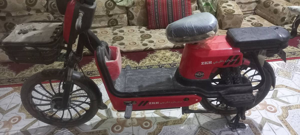 سلام عليكم دراجه شحن شغاله نقصها شاحنه بس سعر 150 بصره زبير ***********
