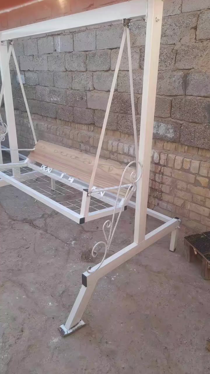 سلام عليكم 
مراجيح عائليه للبيع حديد #تفصال جديد وليس سوكي .
سعر الوحده 100
للستفسار ***********
