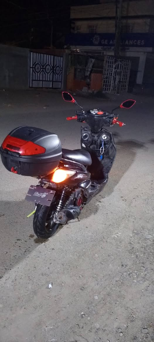 سكنس فحل كابريتر شغاله نكره سلف محرك لا نضوح ولا تبخير نضيفه نقصها بنز خلفي السعر 550 مكان بغداد ***********

