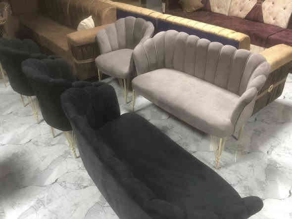 تخم استراحة ٤ مقعد 
السعر ٢٣٥ الف 
مجمع الضحى مقابل دائرة كهرباء المسيب 
***********
