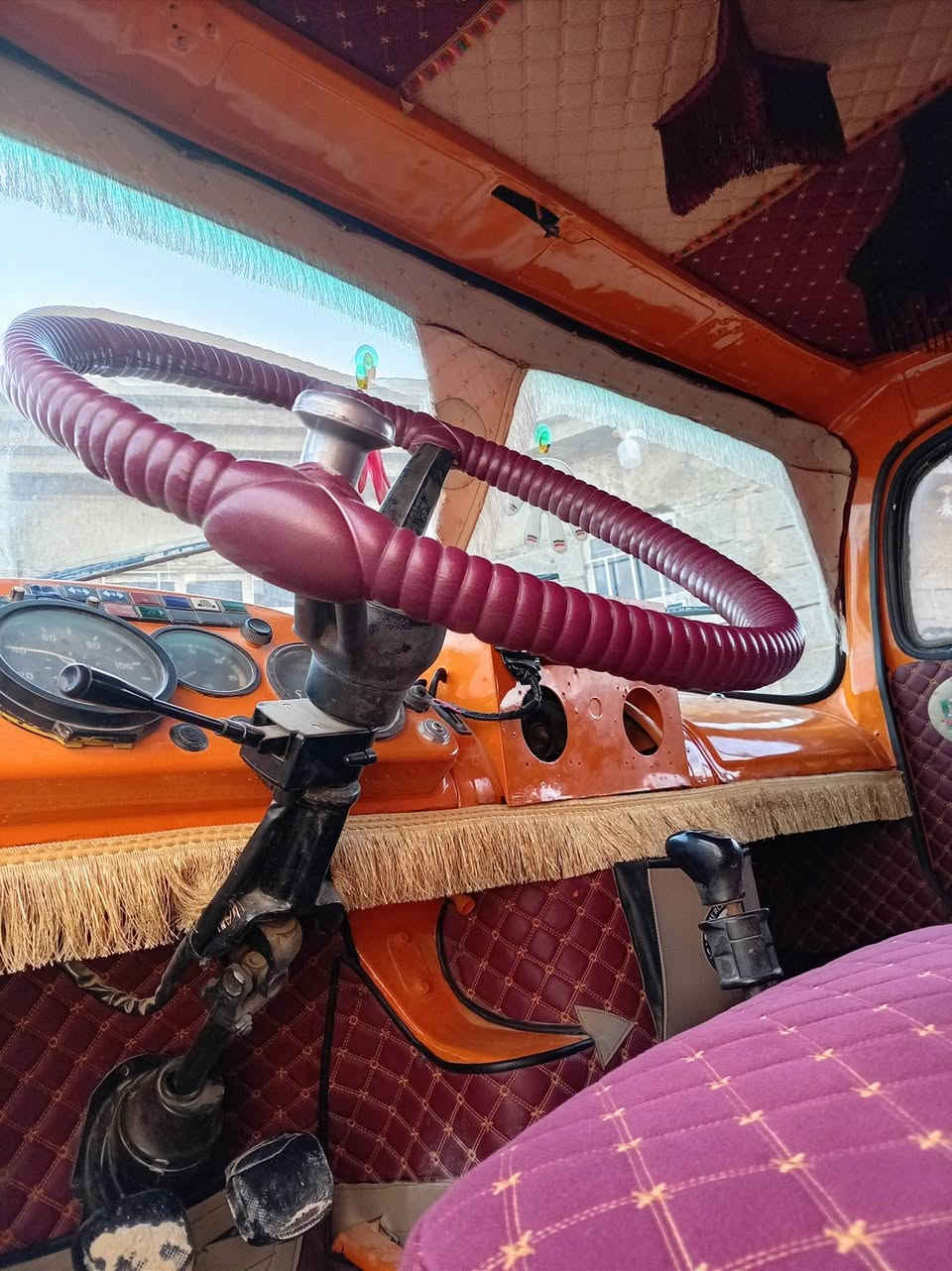 اقجم لبيع ***********
