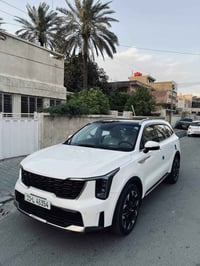 كيا سورنتو 2024 خليجي للبيع رقم بغداد ماشيه 27  فول مواصفات ١/١ بانورا...