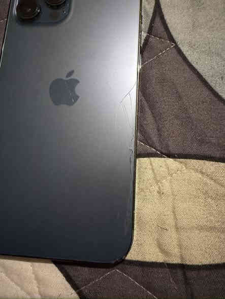من رخصتكم
للبيع ايفون 12 برو ماكس/ امريكيA/A 
ذاكره 256
جهاز مبدل بي فقط بطاريه ❗️
والضهر بي كسر بسيط 
وشويه شخوط بسيطه مال استعمال فتره طويله باقي كله شغال ونظيف 
سعره 400 الف وبي مجال حك الجيه 
المكان بغداد اليرموك 
***********/اتصال 
 الاستفسار مراسله خاص
