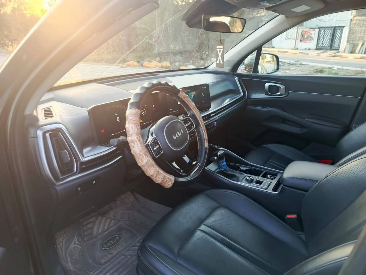 سلام عليكم البيع 
سورنتو وارد مريكي حادثها بنيد  مبدل بلادي فقط سياره 4سرندر  رقم بغداد. فول عده البني رامو موديل 2024 سعر 220 اي ستفسار تصال على رقم  *********** شراي يتصل مامتواجد على أنت مكاني واسط عزيزيه
