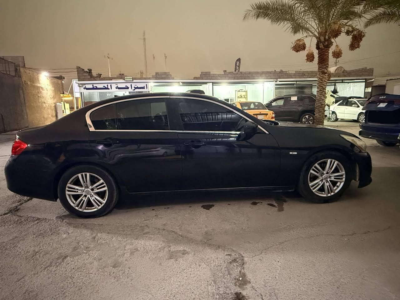 سلام عليكم ساره انفنتي ٢٠١٣ رقم اربيل فول موصفات مكينه ٣٧٠٠
6سلندر 
الفه G37 كامره دوره 
حساس امامي خلفي 
فتحه بصمه 
السياره كاسره بستم ابيع بدون مكينه السعر 
65 اليحب يتصل *********** البيع اومروس
