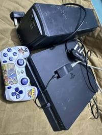 بلي 4 سلم مهكر  كامل ملحقاتها  يده عدد ٢ +العاب ٧+ يوبي اس الجهاز نظيف...