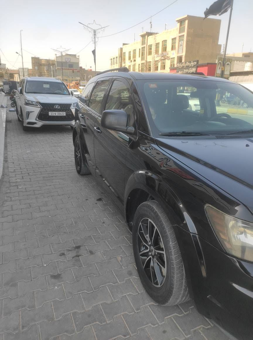 للبيع دوج جورني SE موديل 2018

للبيع دوج جورني فئة SE، لون أسود، 7 راكب، محرك 2400 اقتصادي وعزمه ممتاز، ممشاها 70 ألف فقط.

المواصفات:

تشغيل بصمة.

إنارة ترحيبية.

3 قطع تبريد.

7 راكب.

مرقمة المثنى وباسمي وجاهزة لنقل الملكية.

ملاحظة بكل أمانة: السيارة بيها حادثة بالدعامية فقط، أما المحرك والكير والشاصي فحالتهم زينة والسيارة جاهزة للاستخدام.
صور الحادث موجود بالمنشور 

السيارة مرتبة ونظيفة وتصلح للعائلة والسفر، والي يدور دوج جورني بسعر مناسب لا يضيعها. السعر قابل للتفاوض بالمعقول بعد المعاينة، والبيع للجادين فقط.
*********** السماوا, المثنى
