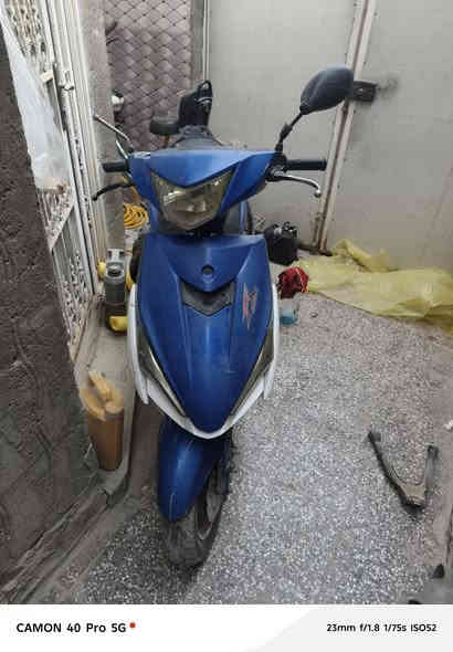 سلام عليكم دراجه سيام موديل قديم للبيع محتاجه تجفيت سعر 150 وبيهة مجال مكان نجف شارع المطار باب الخروج نزله الشفلات رقم هاتف ***********
