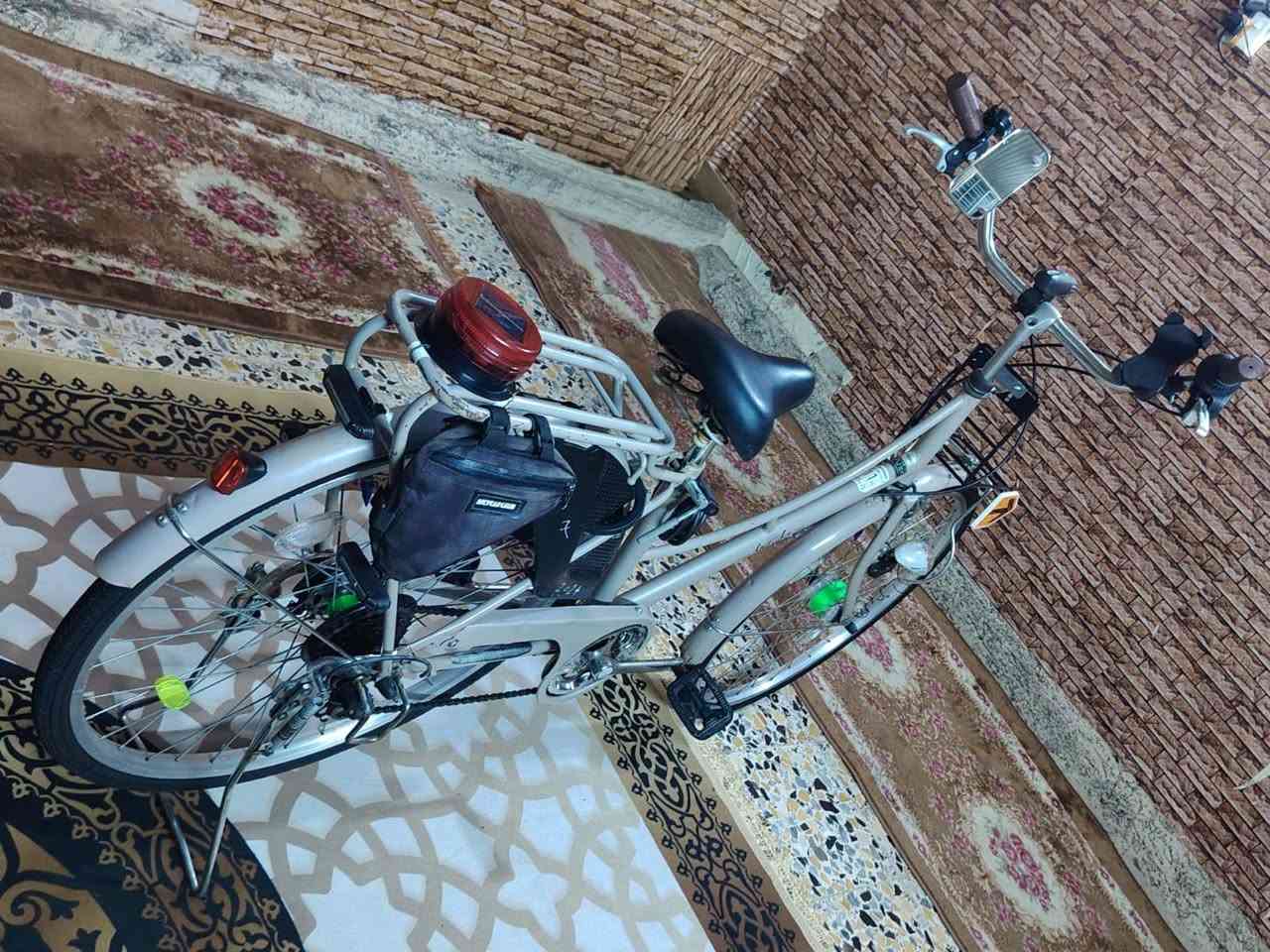 سلام عليكم بايسكل بناتي للبيع حجم 26 مال حاويه مديل 2019 كامل مكمل ابيع هو والاغراض 140 وبدون غراض120 وبي مجال للطيبين مكاني بغداد شهداء البياع الاتصال *********** متواجد واتساب ومازنجر ومستعجل عل بيعته
