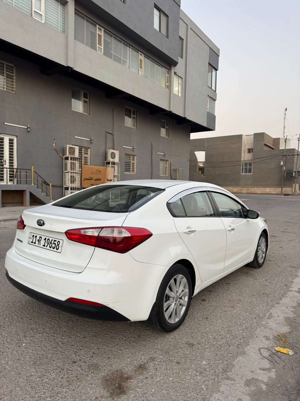 سلام عليكم 
كيا سيراتو  وارد خليجي  موديل 2014 
رقم بغداد انكليزي  بإسمنا (محرك 2000 ) 
بيهة ربع چاملغ امامي صبغ وطرف البنيد والباقي مكفول سيارة فول عدا البصمة 
جلد تبريد خلفي فتحة سقف مري شفط  داخل لونين 
مكاني النجف *********** النجف, العراق
