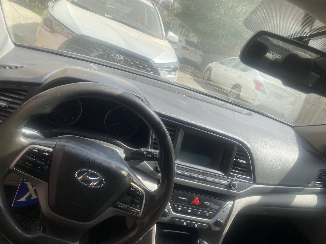 لنترا 2017 بيه 3 قطع صبغ حادثه بنيد وجاملغ ولمكينه مفتر بيه يطغ تمشي طبيعي تبريد منضومه جديده شادله اي حادث مابيه بلعراق سعر 92 بيه مجال بصيط عنوان بغداد الزعفرانيه 
***********
