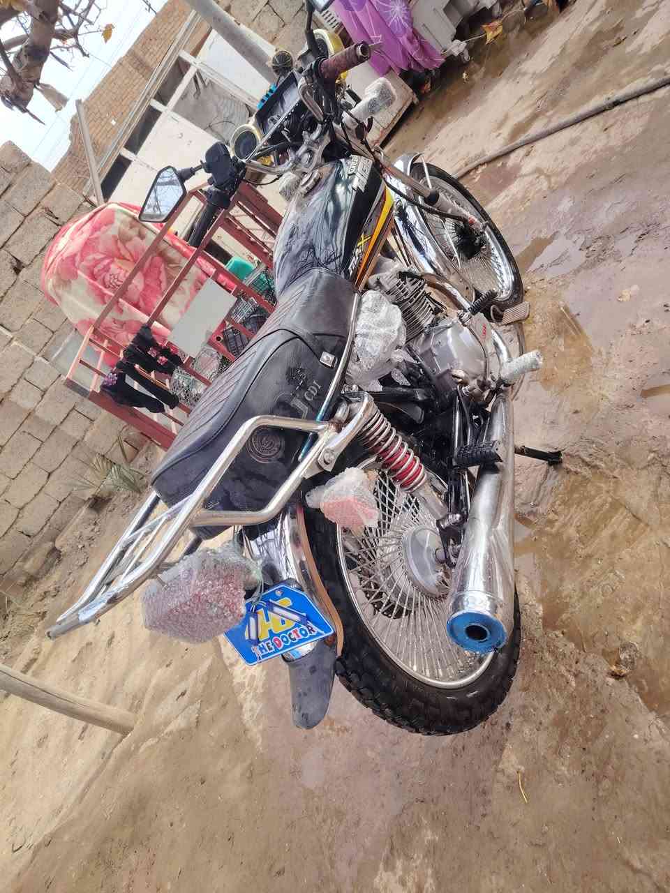 السلام عليكم سولنك تايكر موديل ٢٠٢٢ نضيف ومرتب مال جناي جاهز بس تشغل وتمشي دبلات  وياله لشه شرط كهربائيات كلها شغاله نشاط وشلعه نار وزن ثقيل باب اول محرك مفتوح مره وحده فقط  مكاني ايسر الشركاط السلمان ***********
