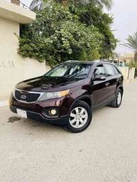 للبيع كيا سورنتو موديل ٢٠١٣ وارد امريكي حادث جانبي بابين السايق فقط  ٤...