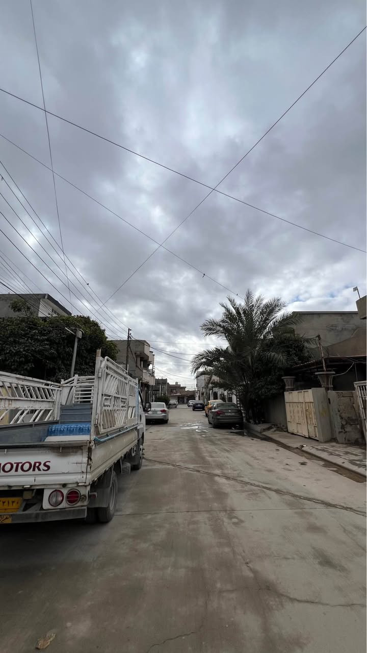 ***********
قطعة ارض طابو صرف 
العنوان :حي العسكري خلف سنتر الزوراء 
المساحة :200متر كركوك, العراق
