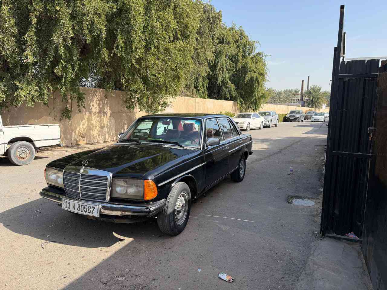 مارسدس موديل 83 للبيع معمره ومصبوغه عام مكينه بطه مكان بغداد مدينه الصدر عارضه 47 //////***********//
