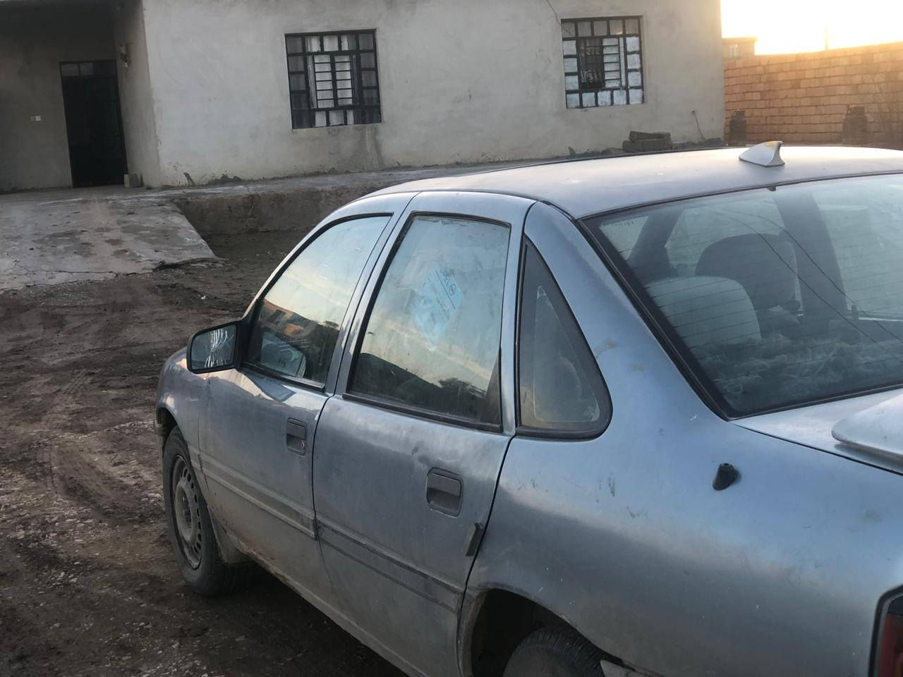 السلام عليكم للبيع فكترا حجم 20.
كير مكينه شرط كابون بانزين رقم نينوى دولي ل2030

مابيها صبغ بس الدواير مصلحه السعر 40وبيها مجال

***********
