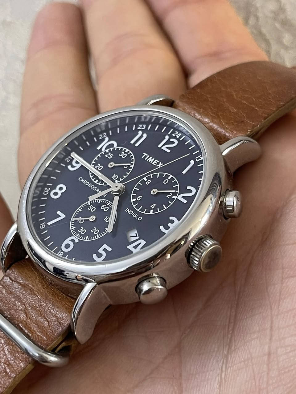 سلام عليكم ساعة ماركة TIMEX امريكي
ستوب بوج كونكراف سناتر كله شغال منذف عرض تاريخ 

مينه لد انارة سير جلد بلادي مختوم TIMEX 

سنل ستيل ب كامل ضد ماء 

عنواني بغداد الدورة يوجد توصيل بغداد ولكل العراق 

***********
