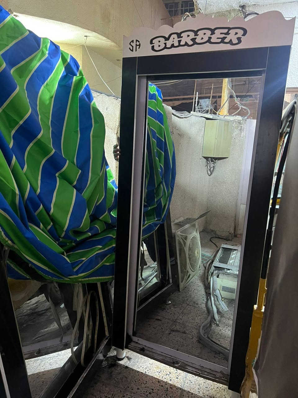 السلام عليكم
غراض حلاقه للبيع
متواجد عل فيس و
واتساب ***********
