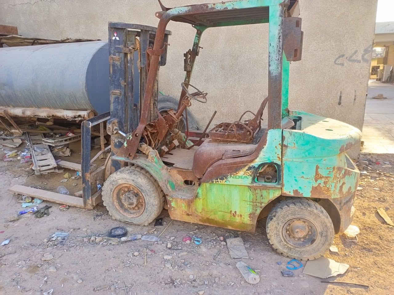 رافعة شوكية مستبوشي ٣ طن محرك بانزين محركة محترك المكان ميسان *********** عمارة, ميسان

