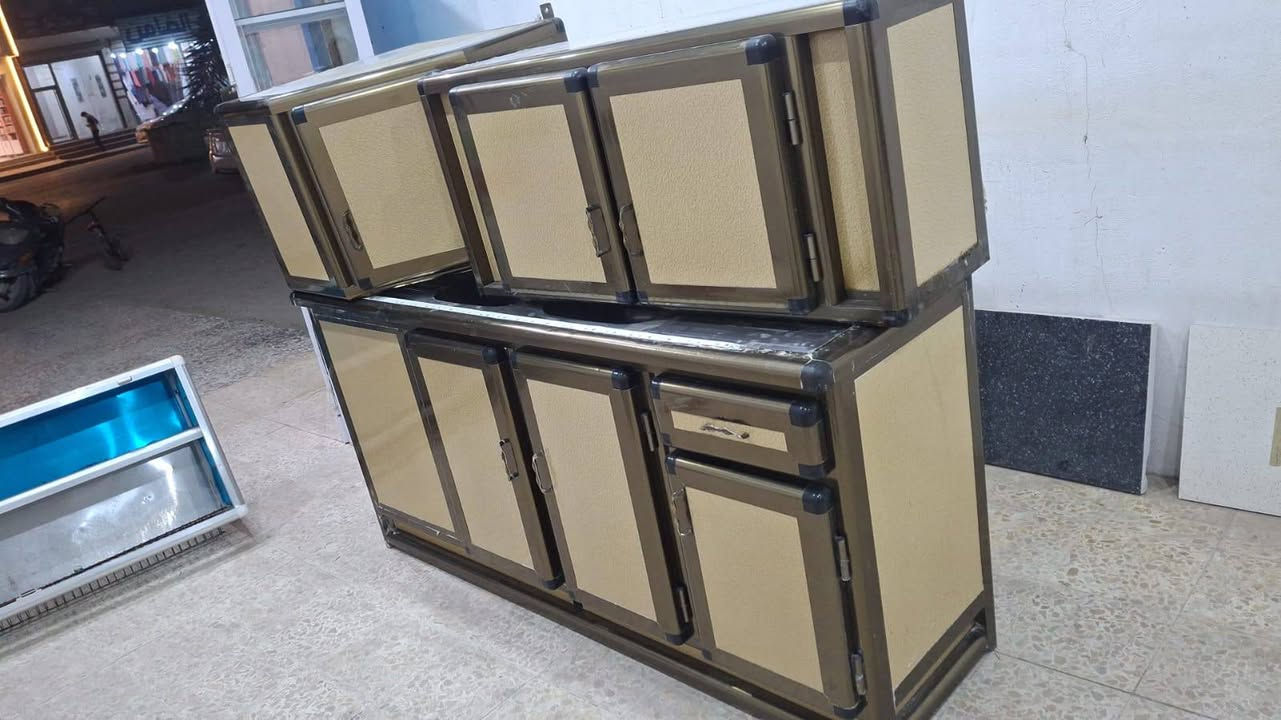 كونترات مستعمل نضيف سنك 
واحد قياس متر ونص 
الثاني مترتين 

كوفه حي ميسان قرب جوهره العرب *********** النجف, العراق
