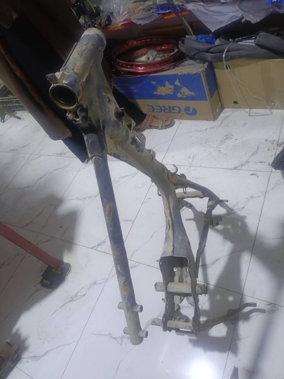 السلام عليكم شباب شواصي نام بلاد واحد اوراق ابيعه مكاتبه تجي وتشوفه شوف العين ابيع لكه ابي اوراق مكاتبه مكان البصره الهارثه واحد ادوات مقفول كفاله عامه الا سعر 250 وبي مجال والادوات 100 وبه مجال وهذا رقمي***********
