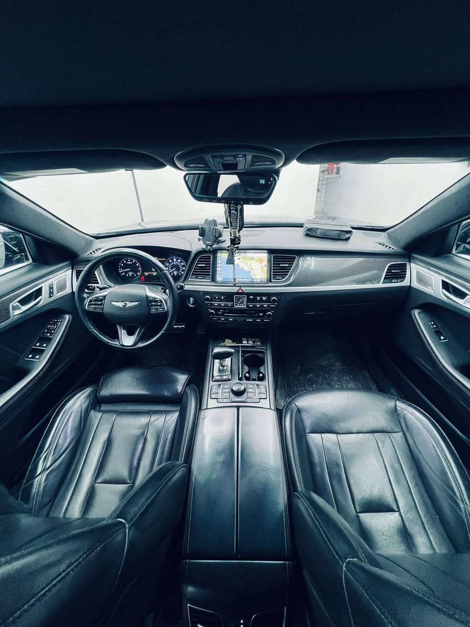 السلام عليكم
جنسز G80 
موديل 2019 
رقم بغداد مشروع وطني أرقام انكليزي باسمي 
سنويه جديده 
المسافة المقطوعة 160 كم 
  السعر 230 وبيها مجال 
المواصفات معروفه 

الضرر
خشم البنيد زائد جاملخ امامي جهة السايق تصليح بدون تبديل، باب السائق والراكب بارد زائد صبغ 

السونار وصور الحادث مرفقه بالمنشور

للاستفسار اكثر 
***********
