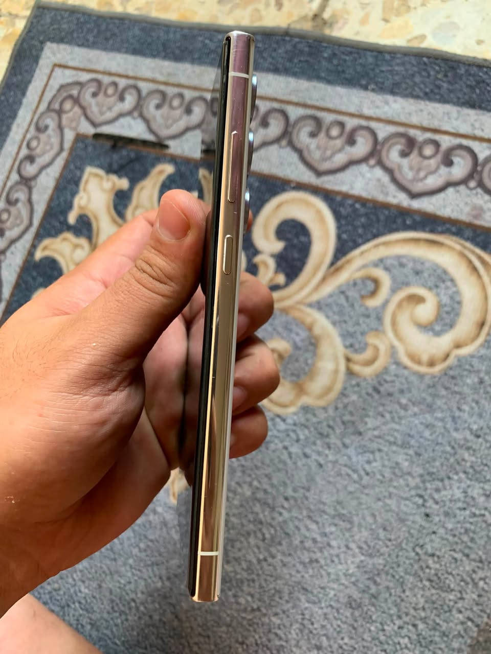 سامسونك S23 ultra للبيع
الذاكرة 256 شرق اوسط خطين 
بيه بس نقطتين سود ما مأثرات عليه بشي
السعر 450 ألف ناصريه مركز *********** 
م/ اتصال رصيد وواتساب فقط ماعندي ماسنجر
