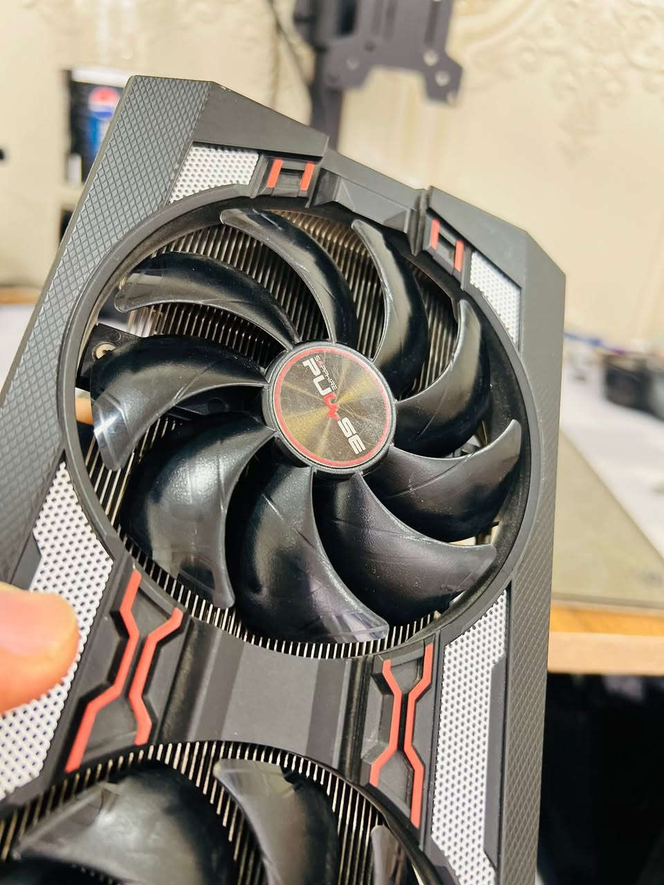 كرت شاشة rx 5700 xt
براند sapphier 
كرت بحالة جيدة و حرارة واداء جيد جدا 
مكاني النجف 
توصيل موجود 
السعر 250 الف
***********
