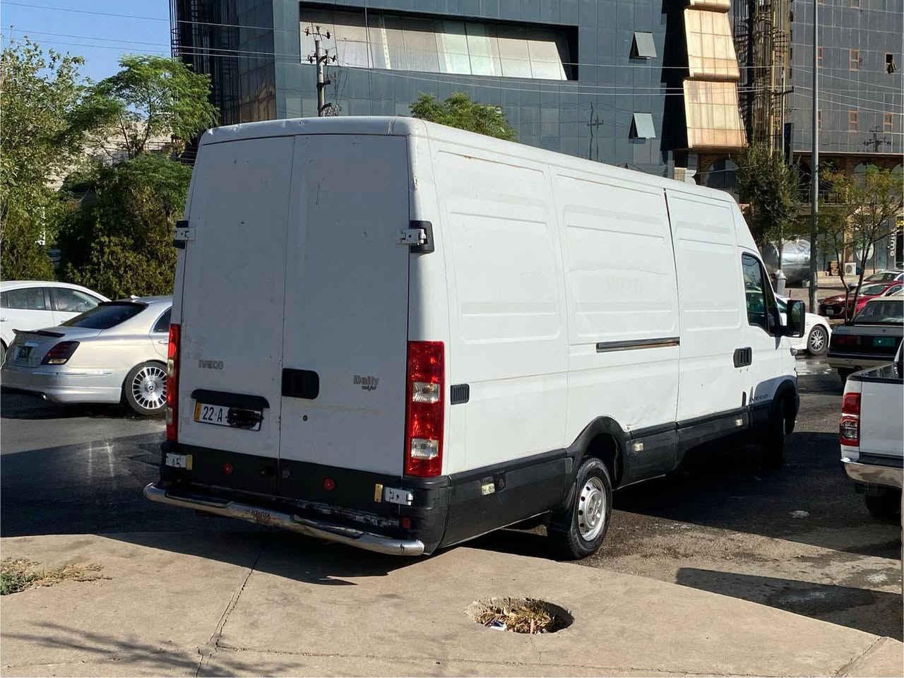 ئیڤیکۆ دایلی مۆدیل 2006
گێرو ماکینەی ١٠٤
 ئۆتۆیال ٤ بتسۆنی
 پەمپو نۆزڵ سوپەری ٧ گێڕە 
سەیارەکە ڕەقەموو سەنەوی تازەیە تا ٢٠٣٠ 

سعر لە کۆمێنت داوابکە ڕاستەخۆ بۆت دیت 📩 

بۆیاخی نیەو کامل تەعمیرە 
بۆدی دواوەی ٤.٥ م درێژە ١٩٥ سانتیم بەرزە ١٨٠ سانتیم پانە 

ژمارەی خاوەنی 
***********
