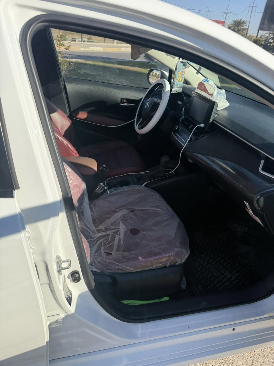 السلام عليكم كورلا هايبرد 2021 باب الاول علامة زرقاء
جلد احمر

شاشة 

بصمة 

رادارات

اتوهولد

بريك كهرباء

انظمة قيادة

مثبت سرعة 

تحديد مسار 

عدا الفتحة 

ماشية 40 الف 

سياره على يدي اني المالك الاول 

صبغ ربع الدعامية جه عكس السايق 

بيه بارد محدد بالصور بدون صبغ مكحل فقط 

حتى ما تحتاج سونار كله محدد واني ماخذة زيرو من الرافعه منزلة المالك الاول الها  

مكاني بغداد البياع

*********** 

السعر 138 ورقة وبيه مجال
