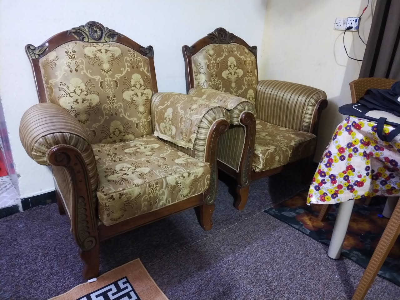 تخم مصري خشب زان للبيع السعر ب٣٥٠ بعقوبه حي المهندسين ***********
