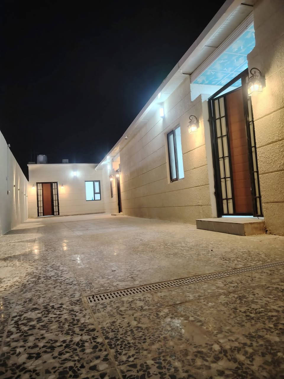 فرصة لأصحاب الإمكانيات الضعيفة.
يتوفر أربع بيوت كل بيت المساحة 100م
إبي الخصيب - مهيجران - قرب جامع الگرية .
البناء حديث 2026✨🏠
#سعر_البيت_الواحد :: 42 مليون وبي مجال .
#الركن ٥٠ مليون قابل للتفاوض 
#كل_بيت_يحتوي :: طارمة أستقبال مطبخ صارلة
غرفتين منام صحيات داخلية مناور صحيات خارجية.
#نوع_العقار :: وقف سني مسجل أصولي . سنوياً 100 الف
#الخدمات :: ماء كهرباء تبليط انارة منطقة سكنية ومخدومة.
تتكاتب تستلم بيتك 🔑🤝
#للأستفسار ::***********
