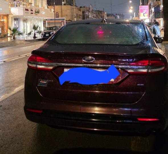 سلام عليكم  
فورد فيوجن 2017 
 لون ماروني 
رقم بغداد انكليزي بأسمي تحويل مباشر 
فول مواصفات عدة الفتحة 
كشنات كهرباء 
بصمة تشغيل 
كود قفل 
شاشة sync وحساسات وكامرة خلفية 
ابل كاربلاي واندرويد اوتو 
قطعتين تبريد 
كير ومكينة كفالة 
ادامة كاملة وجاهزة متصرف عليهة ربع 
تبريد ثلج شرط 
حادثهة مال امريكا جاملغ خلفي وباب خلفية 
ومسويهن كلير يرادلهن اعادة صبغ
مكان السيارة : حي الاعلام ، قرب شركة الببسي 
ب 105 وبيه مجال 
 ***********
