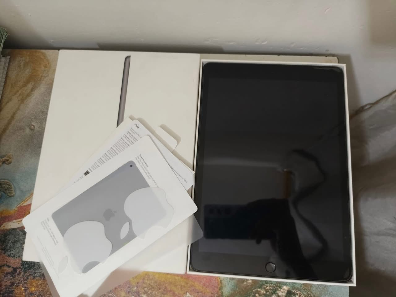 سلام عليكم ايباد ٩ الايباد ع وضع الشركه  شخط مابي قبل يومين اخذته من الركة 
وكامل ملحقاته ذاكره ٢٥٦ 
  الايباد سعره ٥٠٠   ويا كيبورد انطيك  وحافظة جلد اصلية وقلم وشادتله واقية مضللة اصلية 
سبب البيع حتاجيت  فلوسة


**إذا كنت صاحب هذا الإعلان وتريد حذفه لأي سبب، رجاءا أرسل رسالة إلى الدعم الفني**