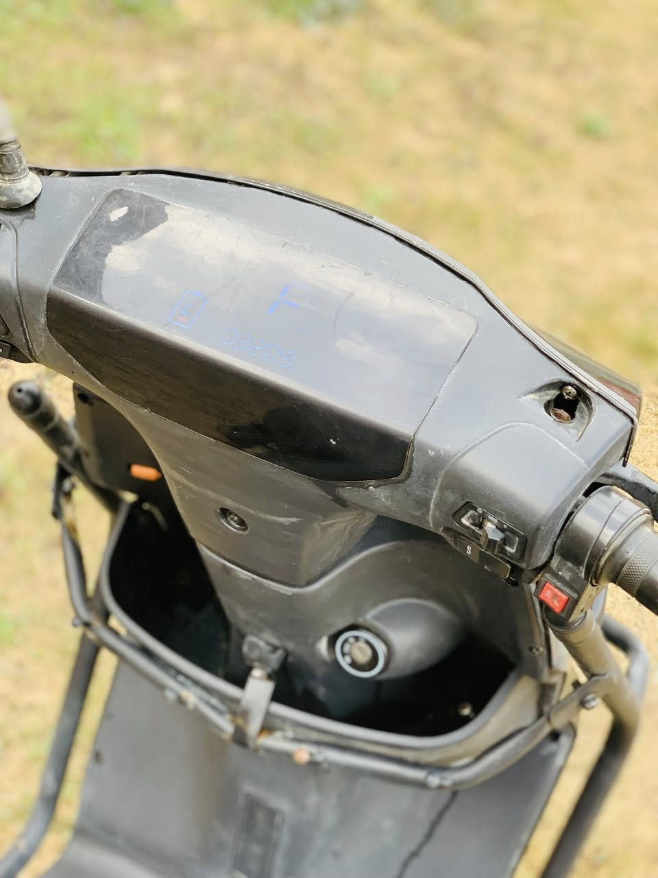 للبيع دراجة كهربائية شحن
سنة 2024
عدد 6 بطاريات
تمشي 40 كم بالشحنة
سرعة 99
بصمة + كارت + مفتاحين
صندوق خلفي وحمايات
لا أعطال فقط الضوء العالي يعلّك
نظام بارك 
قفل سكان 

السعر 750 الف وبي مجال ماردك نتفاوض


**إذا كنت صاحب هذا الإعلان وتريد حذفه لأي سبب، رجاءا أرسل رسالة إلى الدعم الفني**