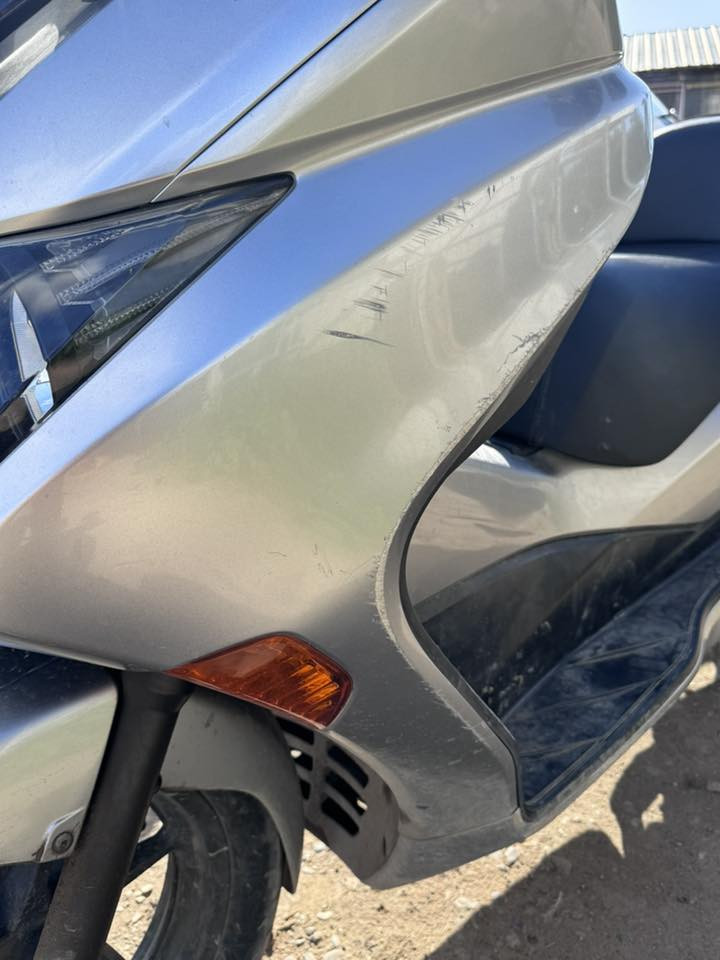 السلام عليكم دراجه فوزه صفر 10موديل 2012دراجه بصمتين كير شغال دراجه مكفوله عدا الشخوط الي بالصور مكينه نضافه ١٠٠٪؜تدفئه يدات سماعات شغاله
سبعه گير 
***********
سعره مليونين و300وبيهه مجال للشراي
