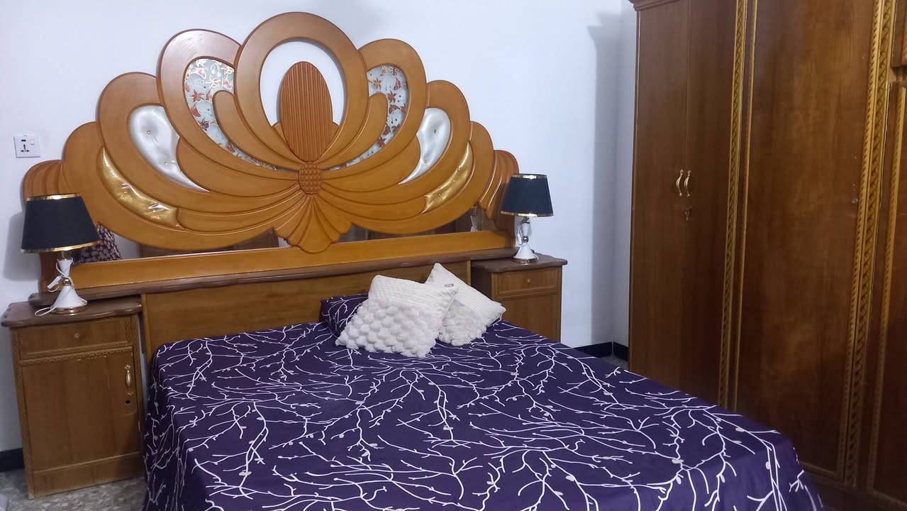 غرفه نوم للبيع ***********
