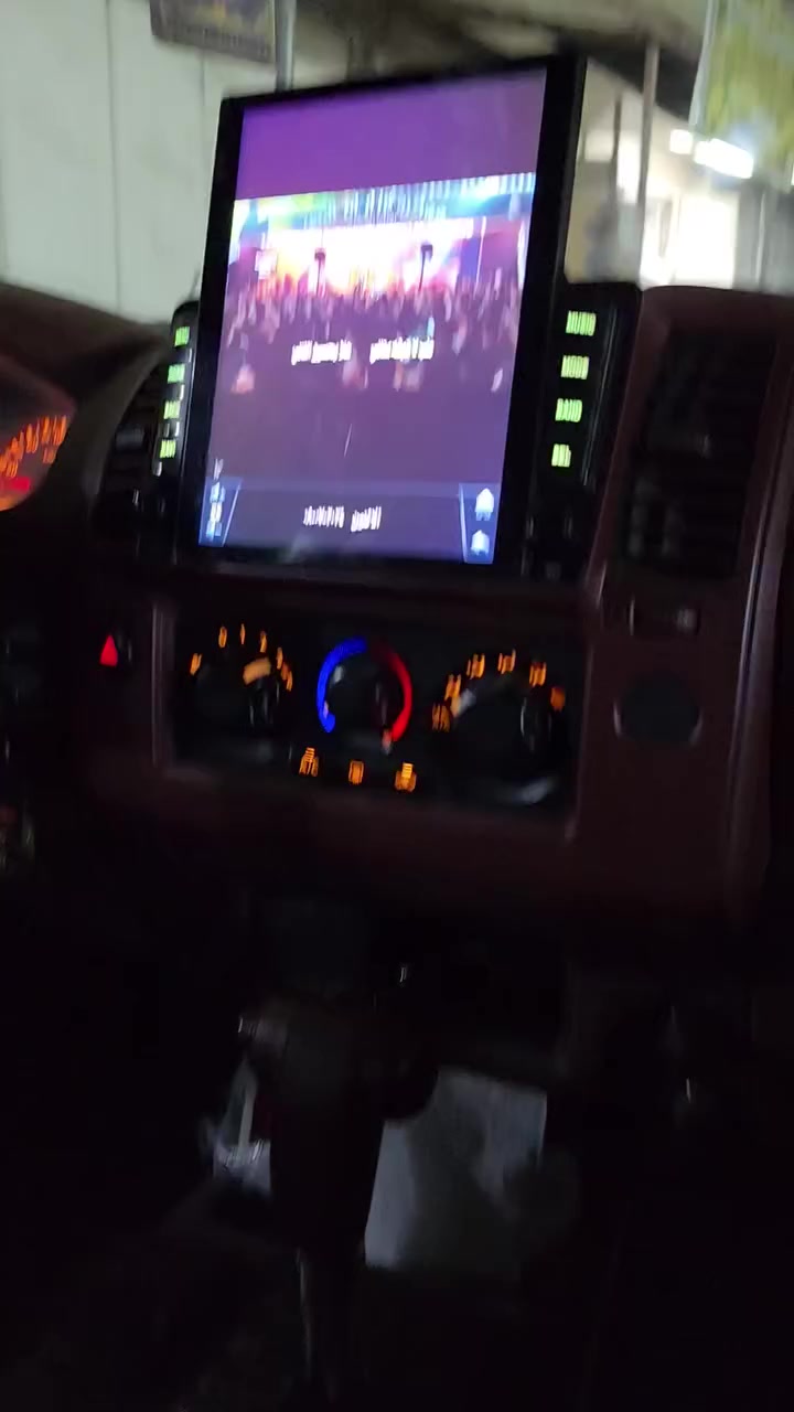 نيسان نيفارا 2014 للبيع التواصل على الرقم الموجود
***********
