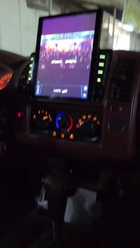 نيسان نيفارا 2014 للبيع التواصل على الرقم الموجود 07706306938