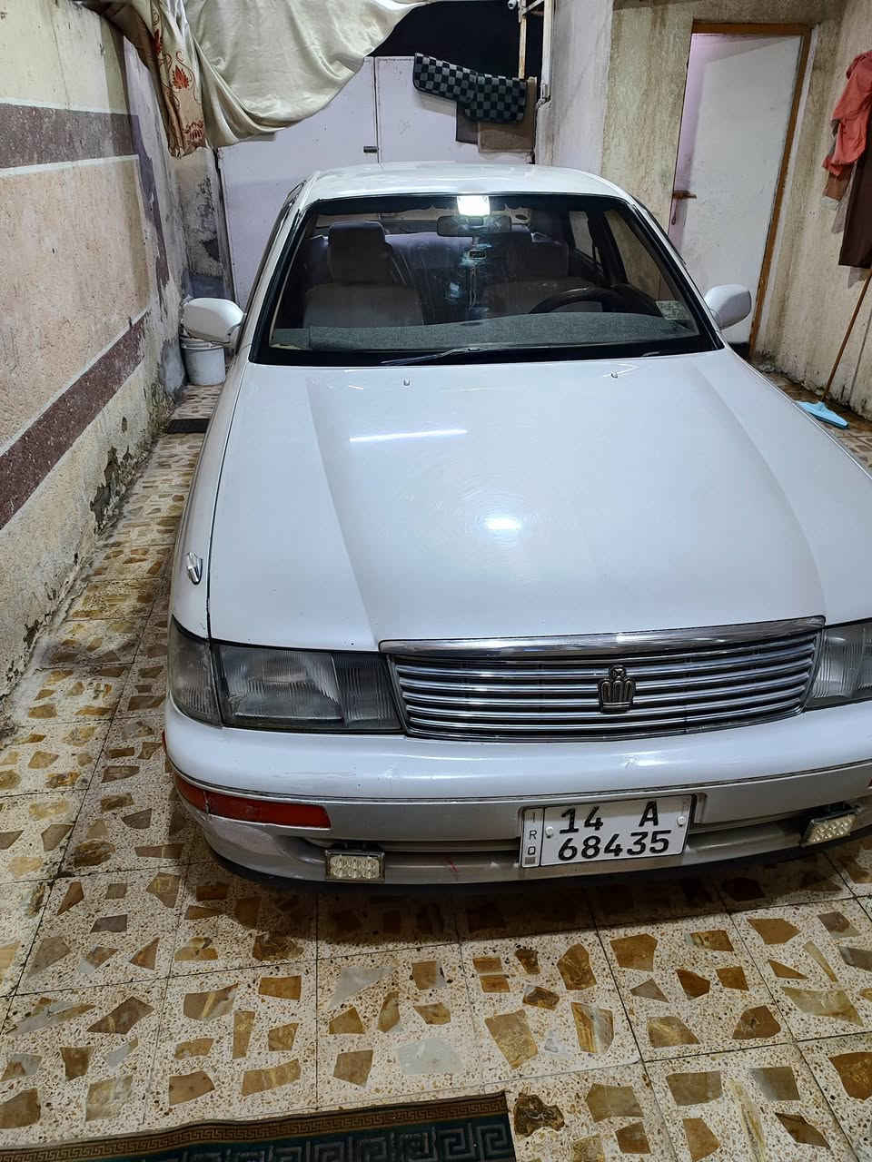 بطه كراون موديل 93
سنويه جديده 
رقم انكليزي بسمي 
السياره مكفوله من الكص والنقل جثه 
مابيها اي  نقص 
مكان السياره ميسان 
السعر 57 
***********
