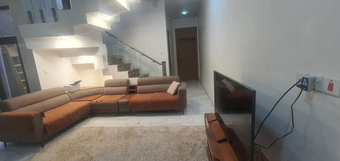 دار للبيع
حي الصحه فرع مارينا مساحه 120 متر 4 غرف نوم طابقين بناء حديث شارع 8 متر تبليط السعر 205 مليون وبي مجال

***********
